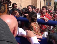 Descubre la tradición y turismo en la festividad de La Mare de Déu del Milagre en Cocentaina