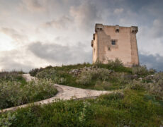 Descubre la imponente Torre de la Muralla Medieval de Cocentaina en tu próximo viaje turístico